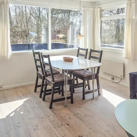 2 Bedroom Gorgeous In Feriehus Neksø